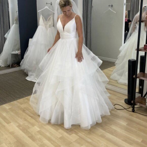 Wedding Dress - Picture 4 of 4